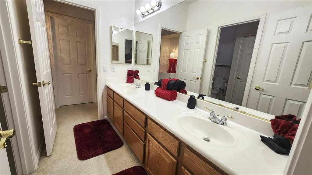 6 BR in Las Vegas