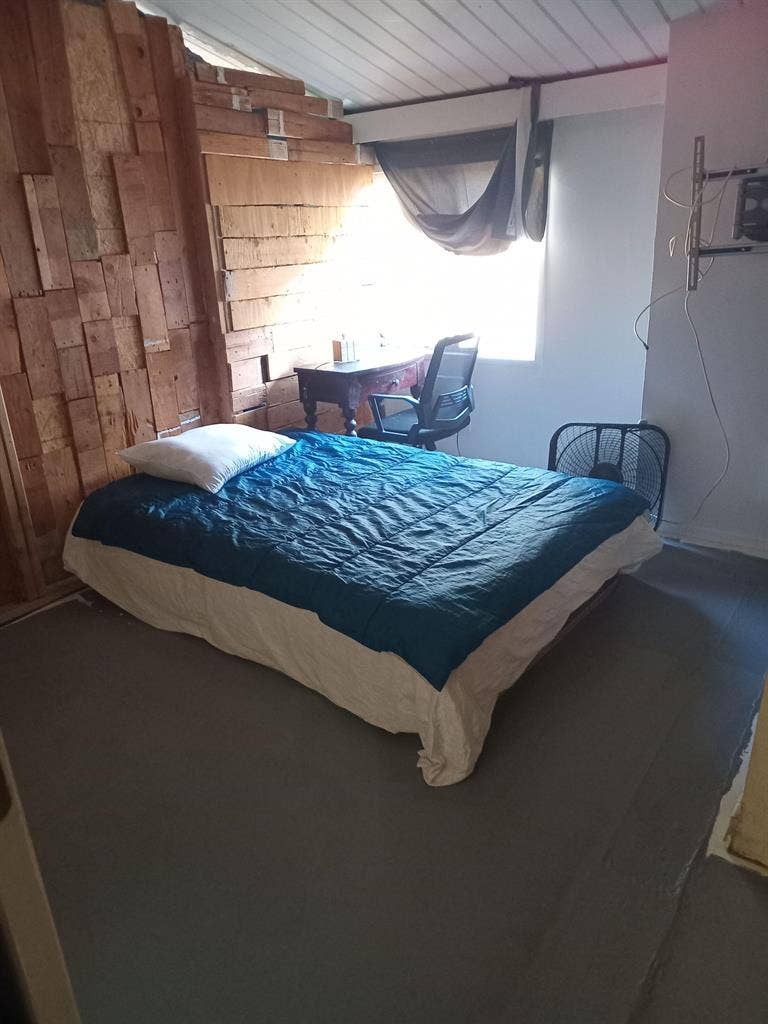 2 BR in Los Angeles