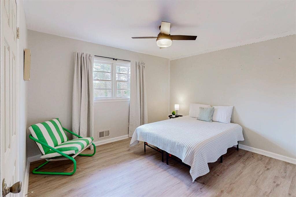 9 BR in College Park