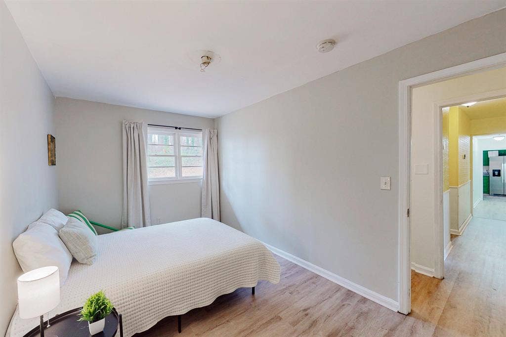 9 BR in College Park