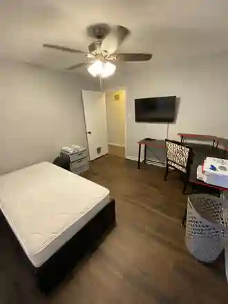 2 rooms available for rent!