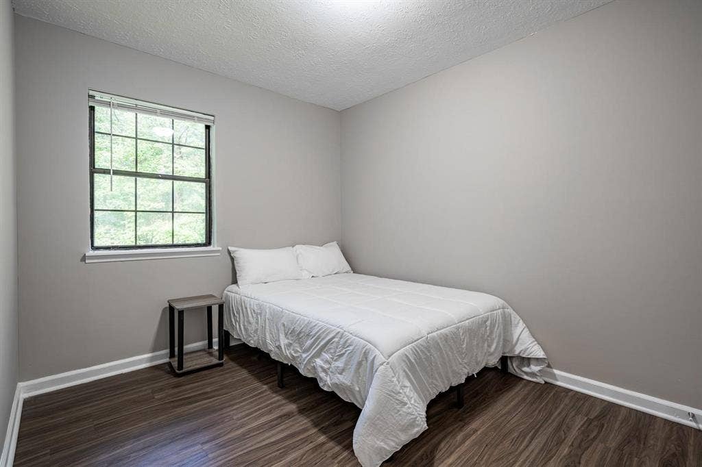 9 BR in Ellenwood