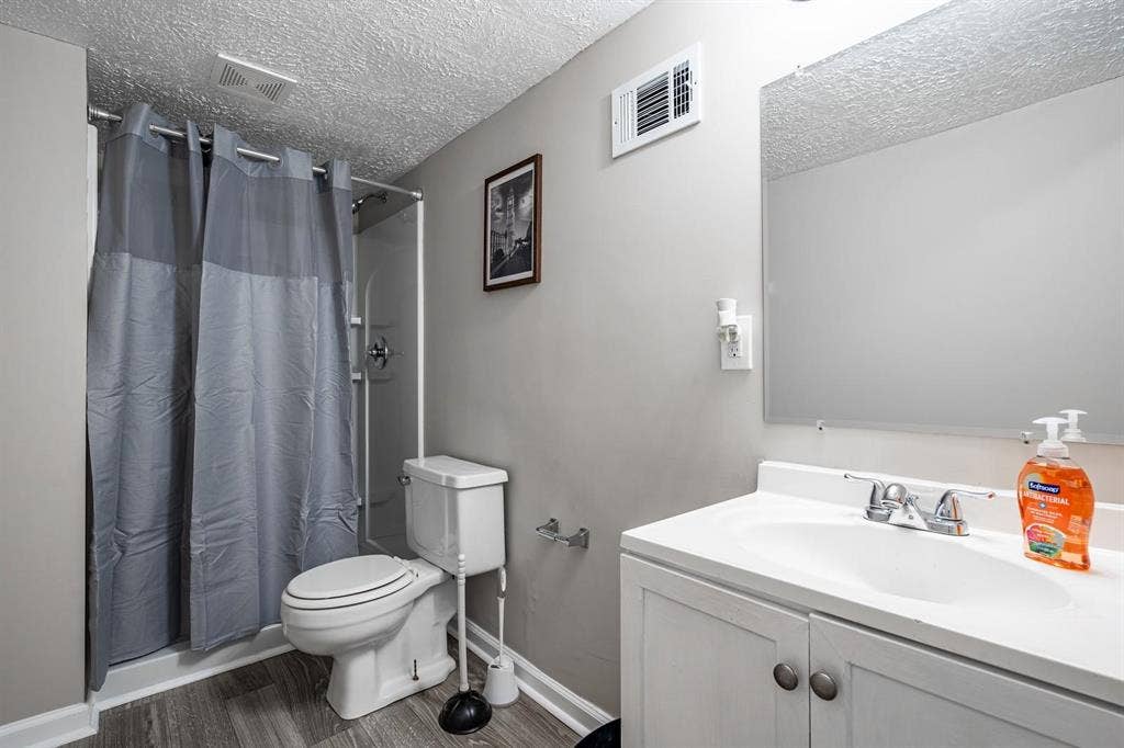 9 BR in Ellenwood