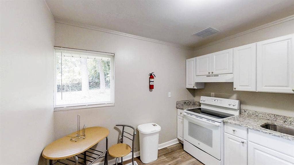 7 BR in College Park