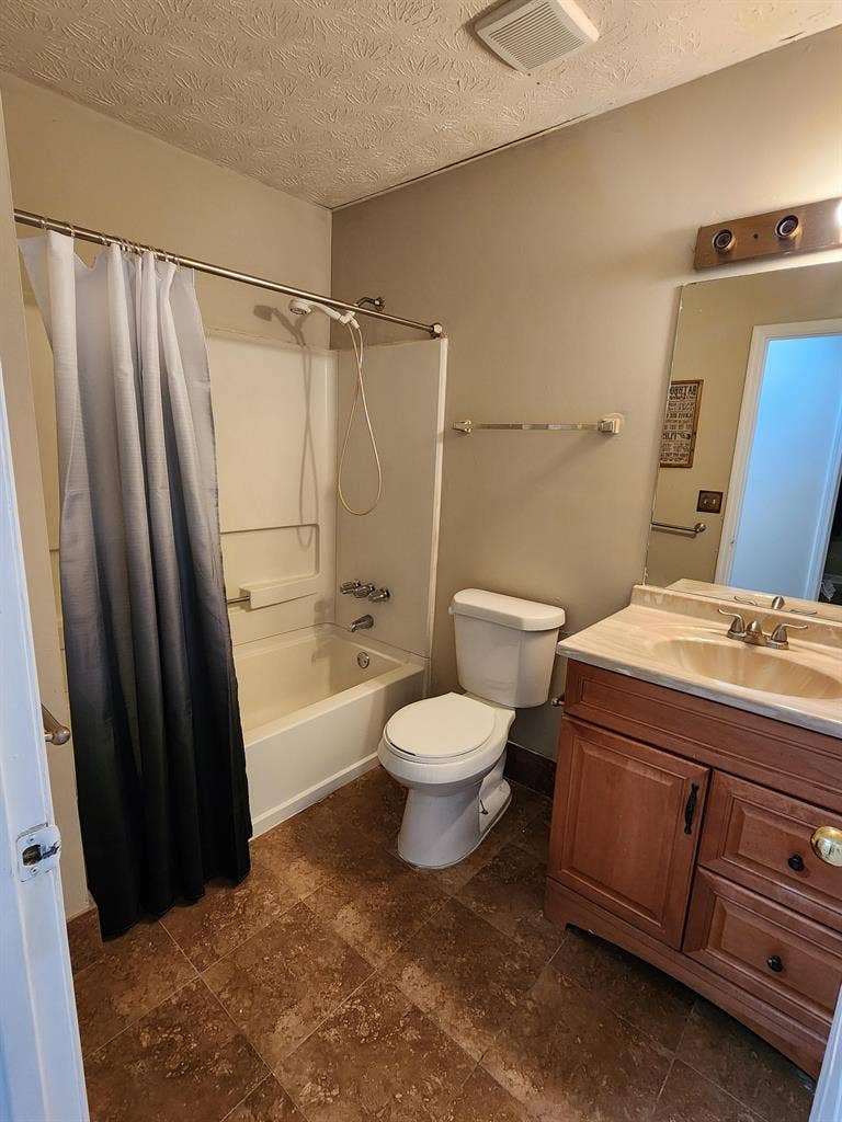 6 BR in Stone Mountain