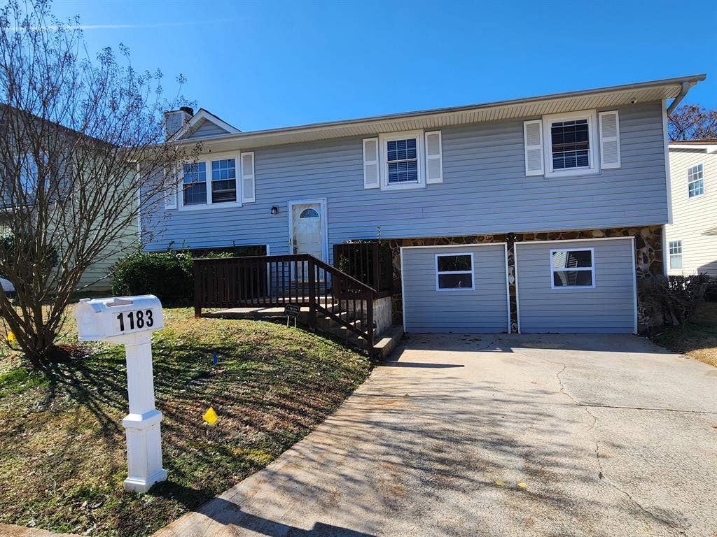 6 BR in Stone Mountain