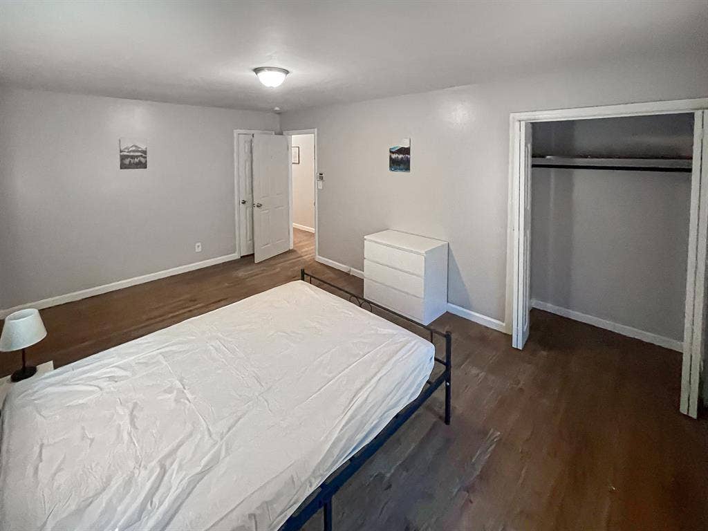 8 BR in Decatur