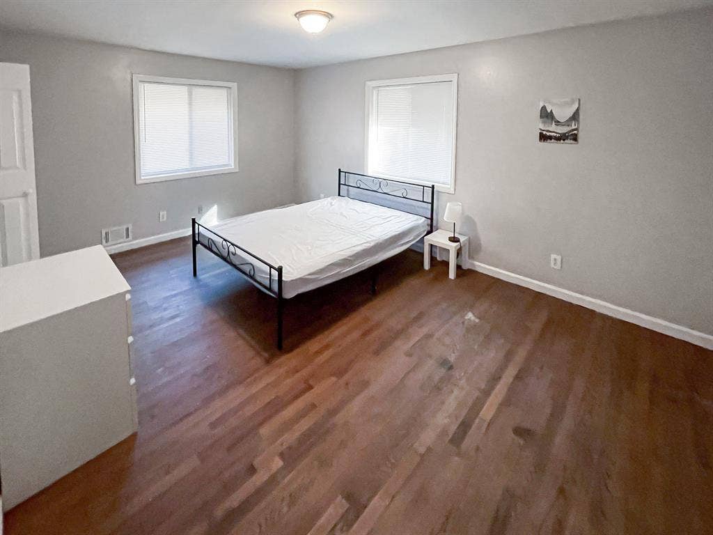 8 BR in Decatur