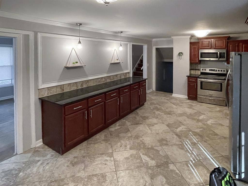 8 BR in Decatur