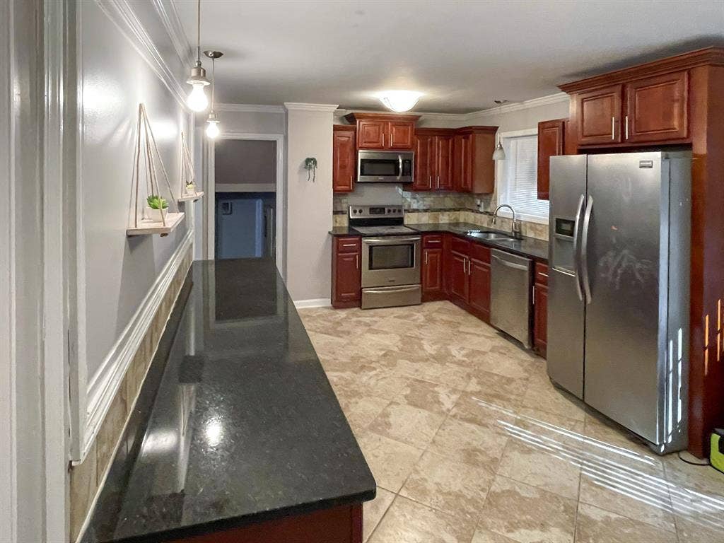 8 BR in Decatur