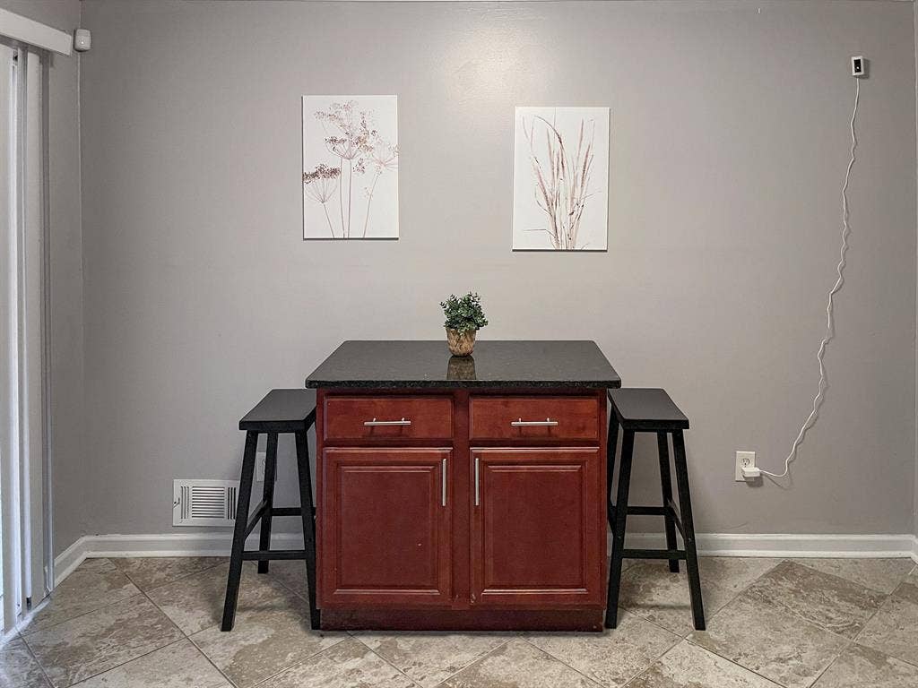 8 BR in Decatur