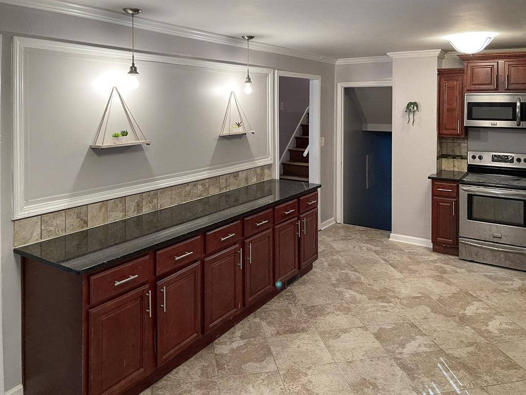 8 BR in Decatur