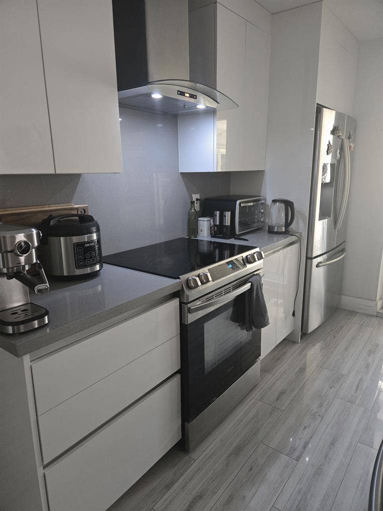 Looking for a female roommate