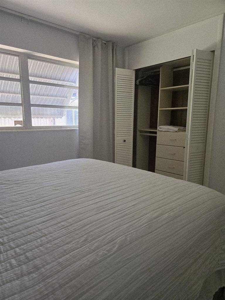 Looking for a female roommate