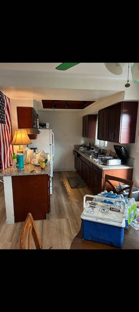 1 room available with balcony