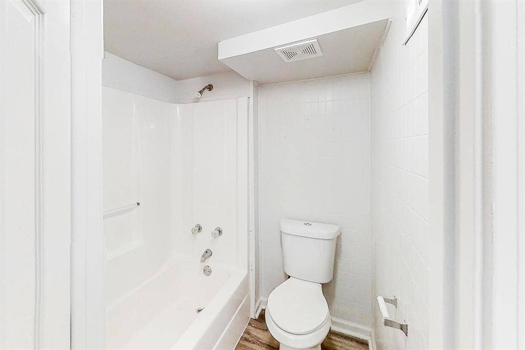 10 BR in Forest Park