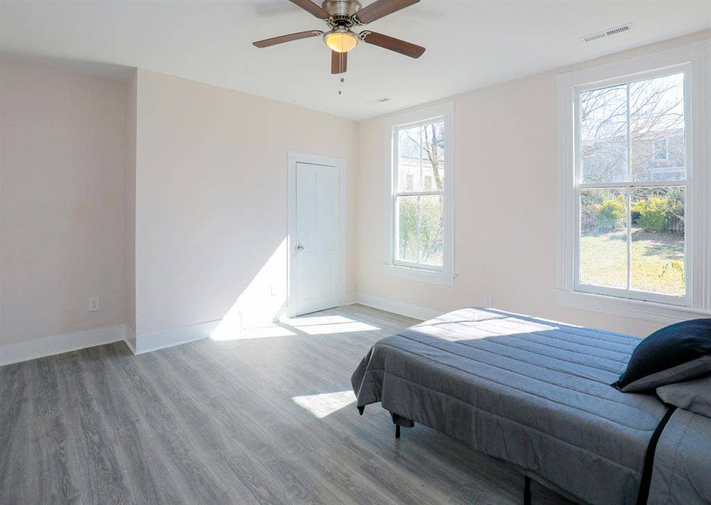 7 BR in Petersburg