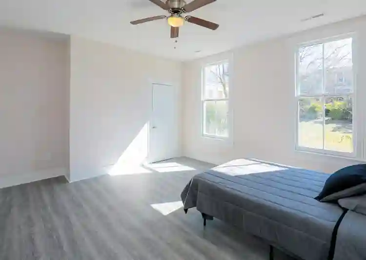 7 BR in Petersburg