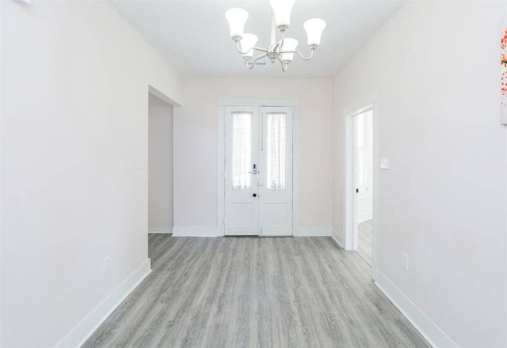 7 BR in Petersburg