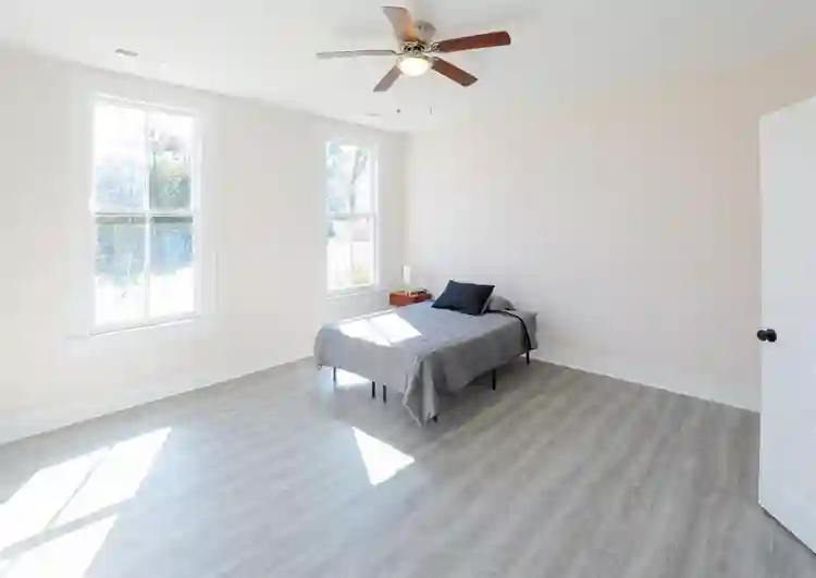 7 BR in Petersburg