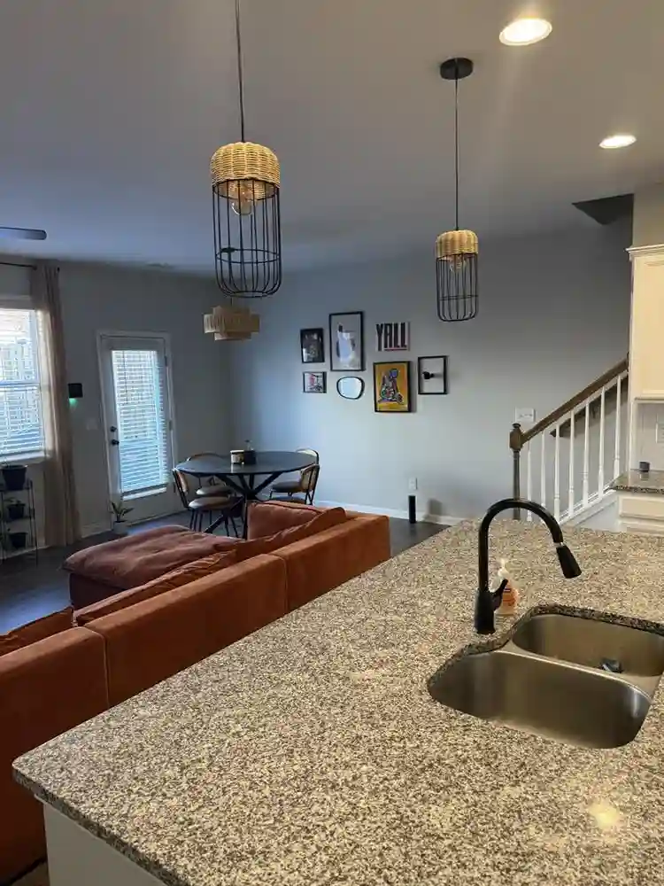 Single bedroom with private bath