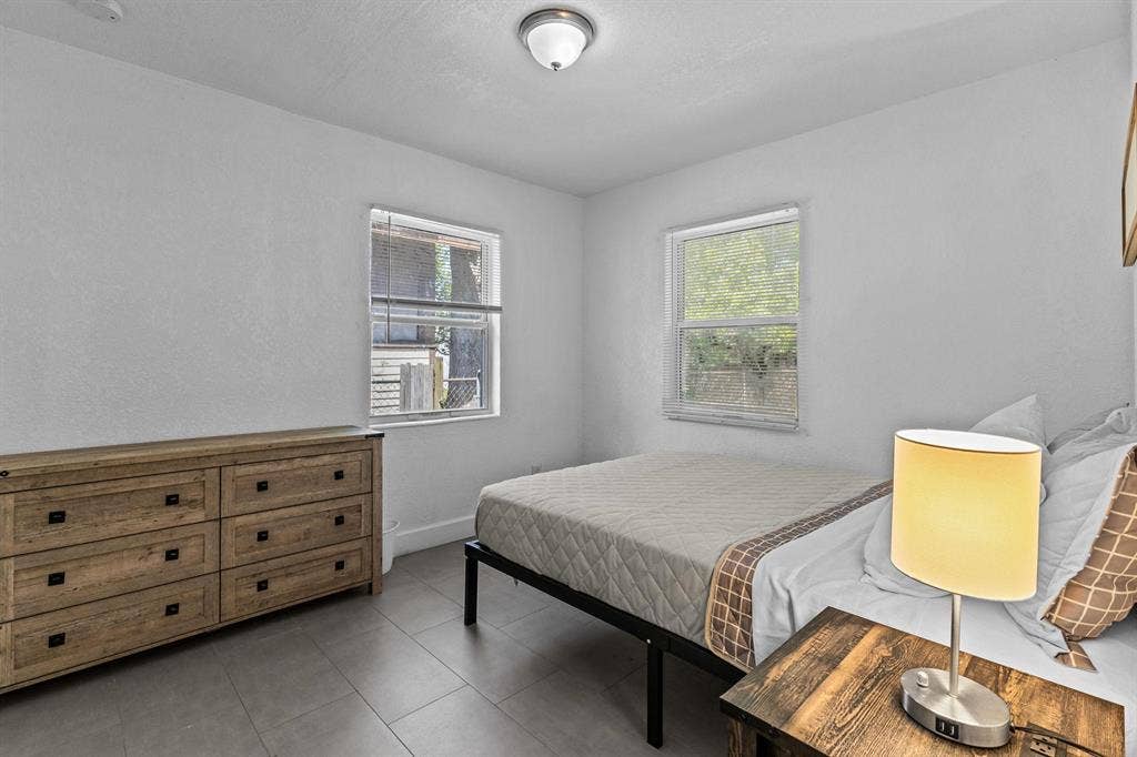 7 BR in Jacksonville