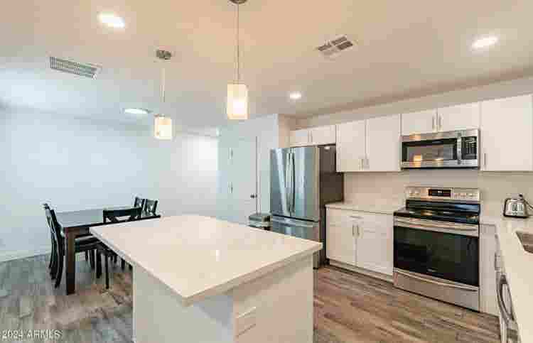 Fresh Remodeled Home 🏡