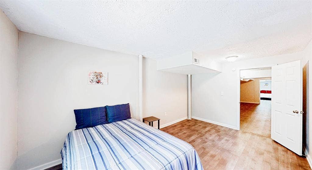 10 BR in College Park