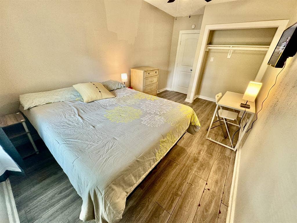 8 BR in Pasadena