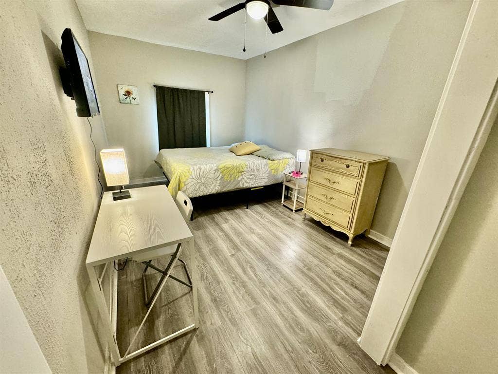 8 BR in Pasadena