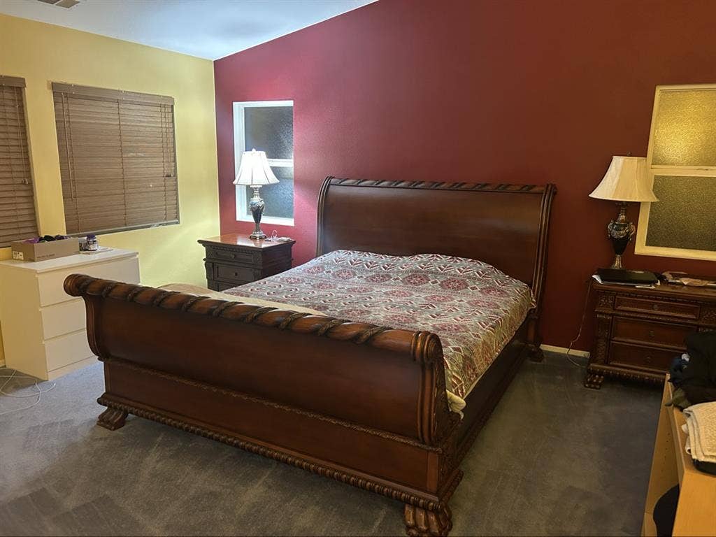 Luxe Furnished Master Bed for 2