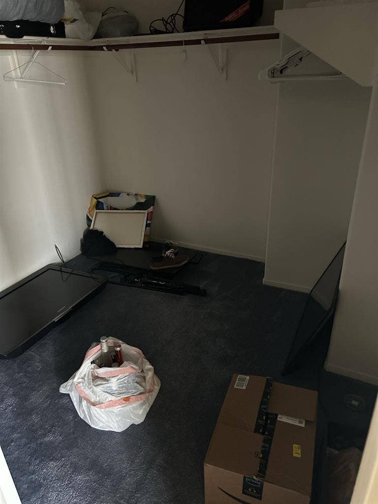 Luxe Furnished Master Bed for 2