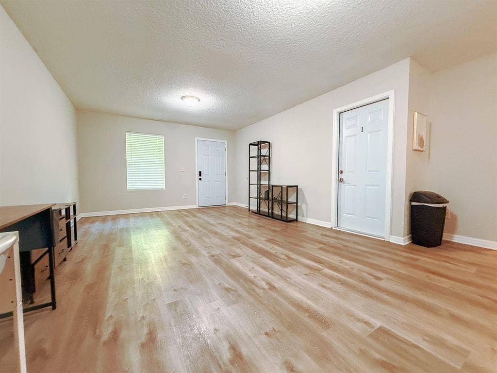 6 BR in Jacksonville