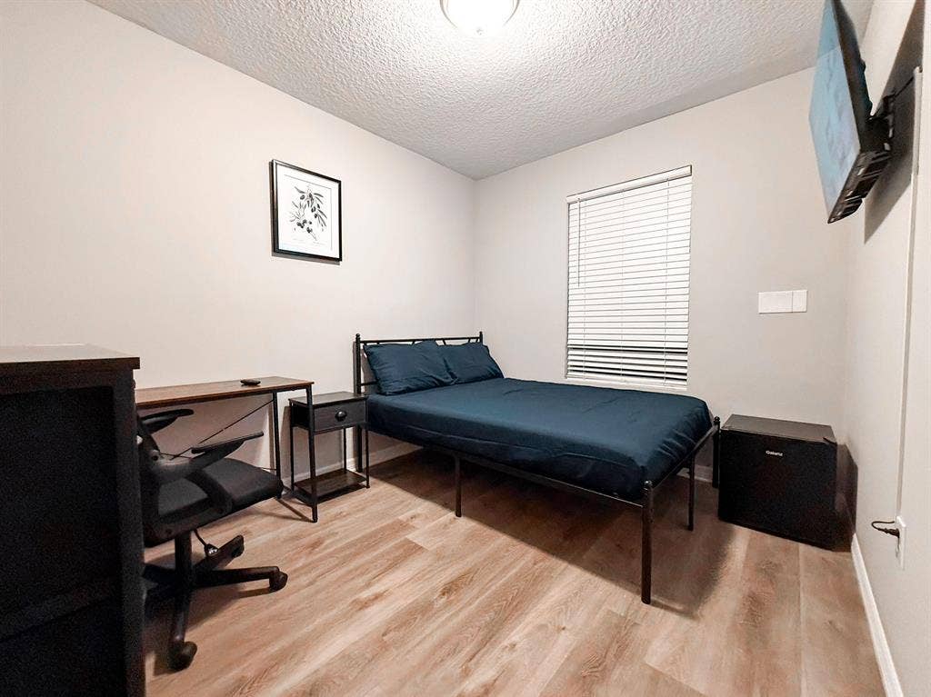 6 BR in Jacksonville