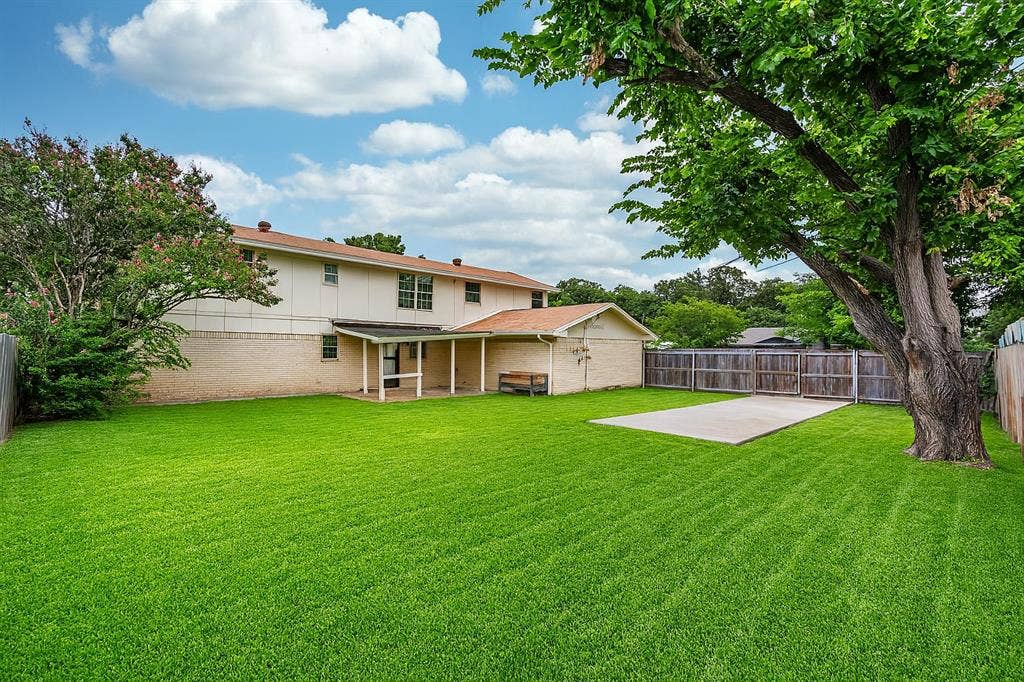 10 BR in Irving