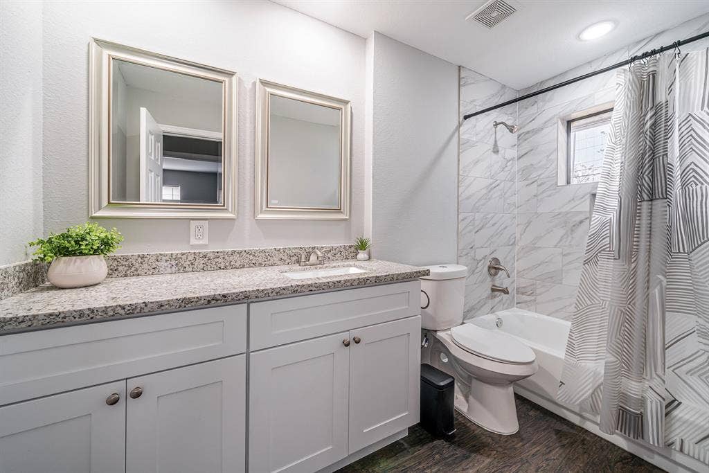 7 BR in Houston