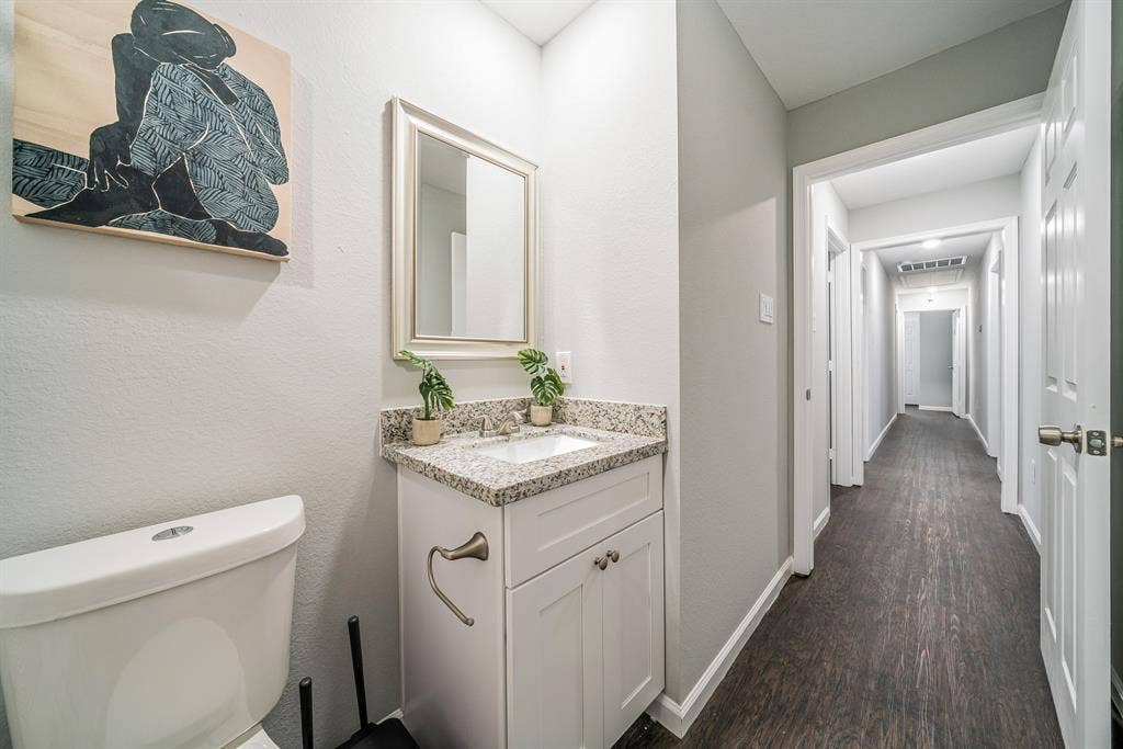 7 BR in Houston