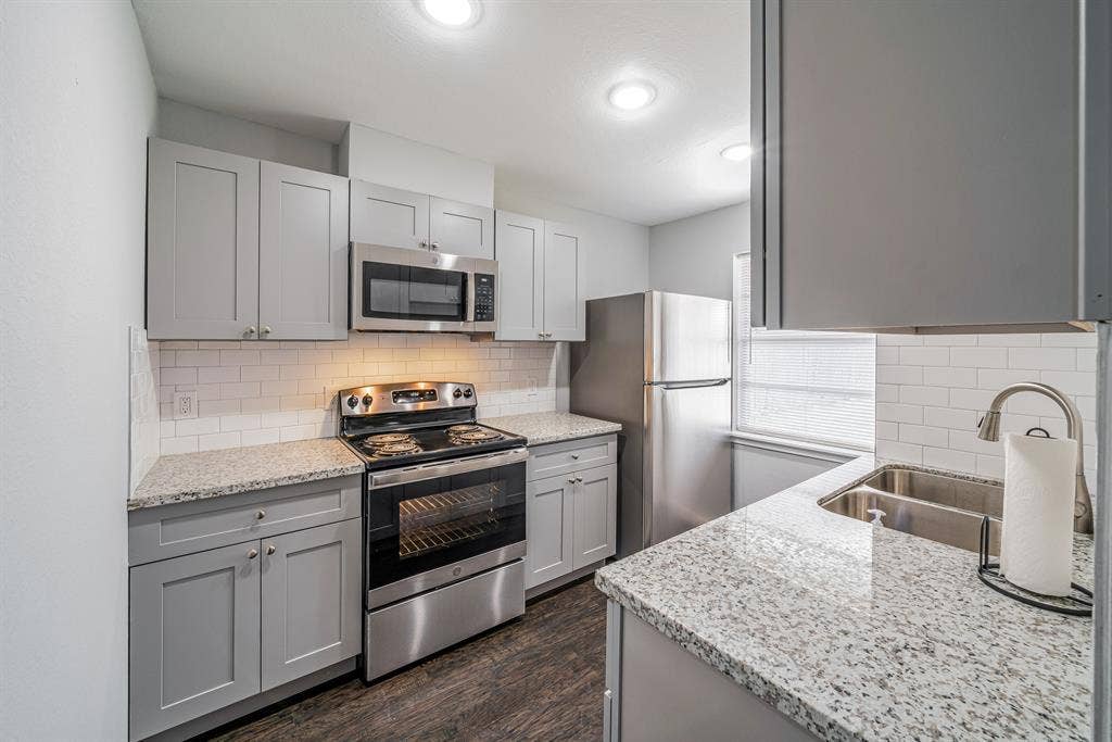 7 BR in Houston