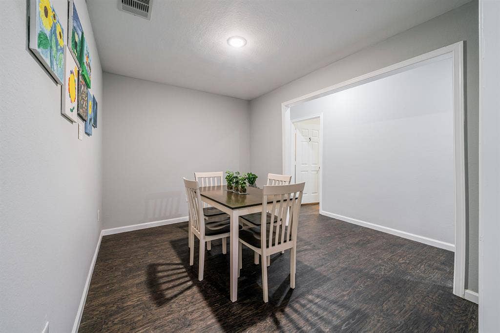 7 BR in Houston