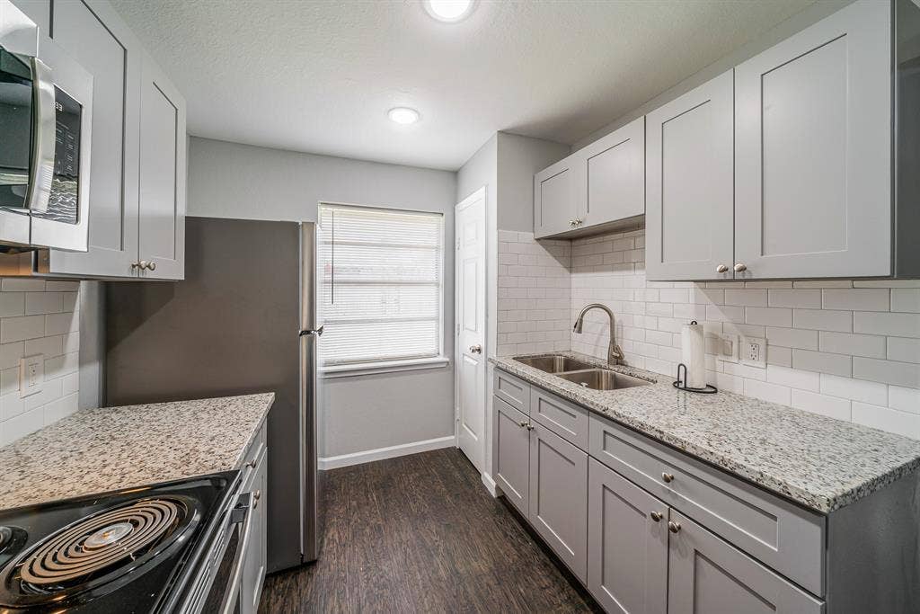7 BR in Houston