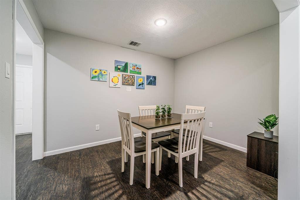 7 BR in Houston