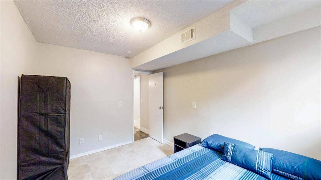 7 BR in Stone Mountain