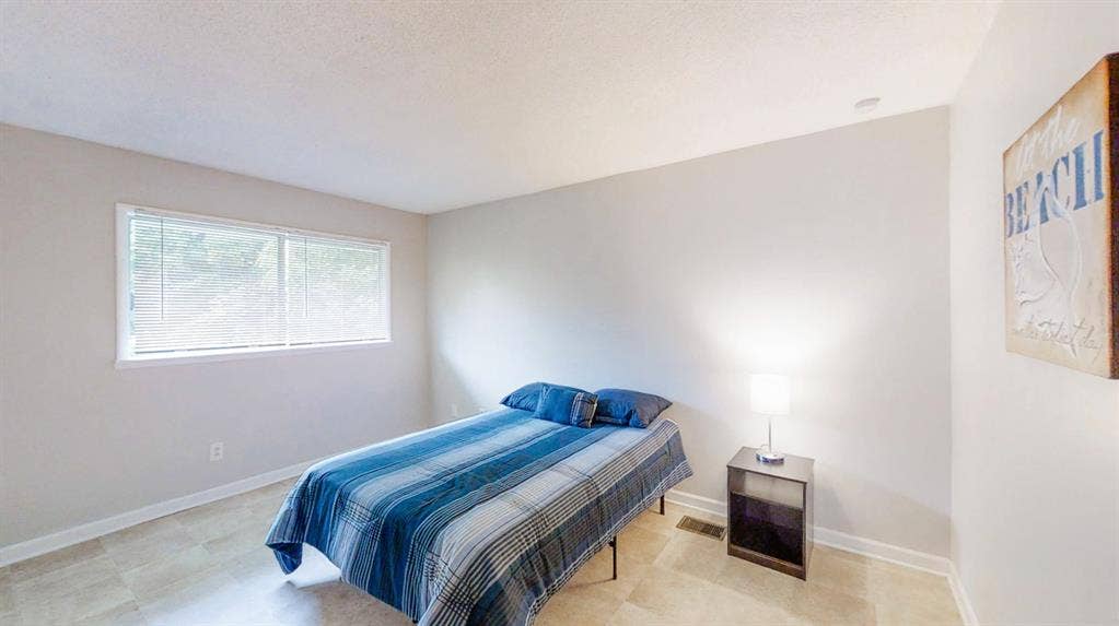 7 BR in Stone Mountain