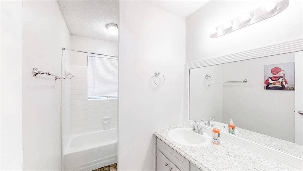 7 BR in Stone Mountain