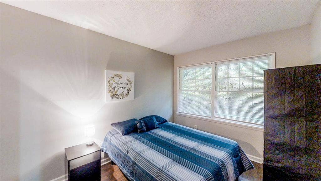 7 BR in Stone Mountain