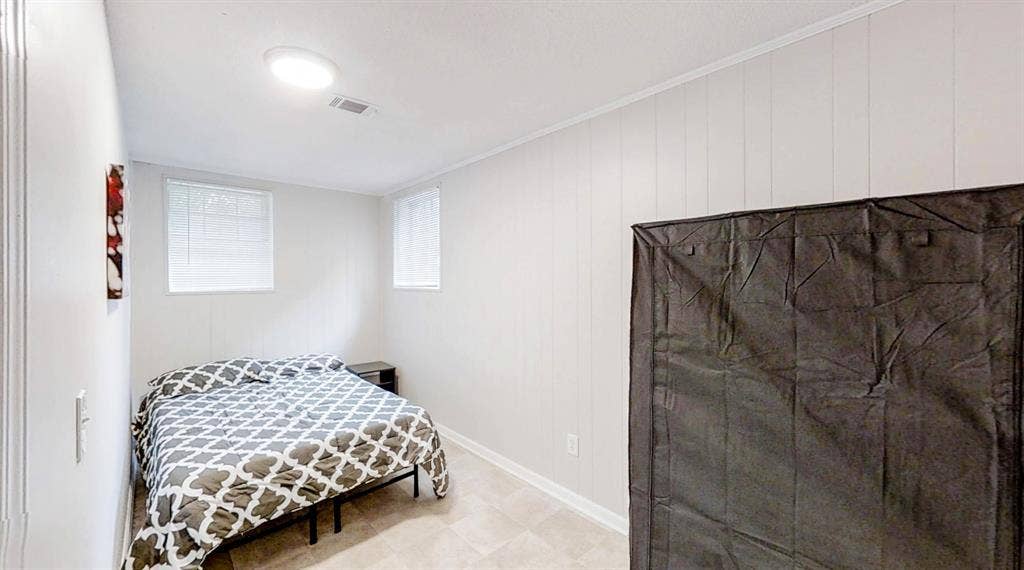 7 BR in Stone Mountain