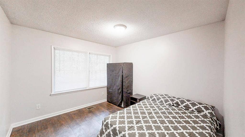 7 BR in Stone Mountain