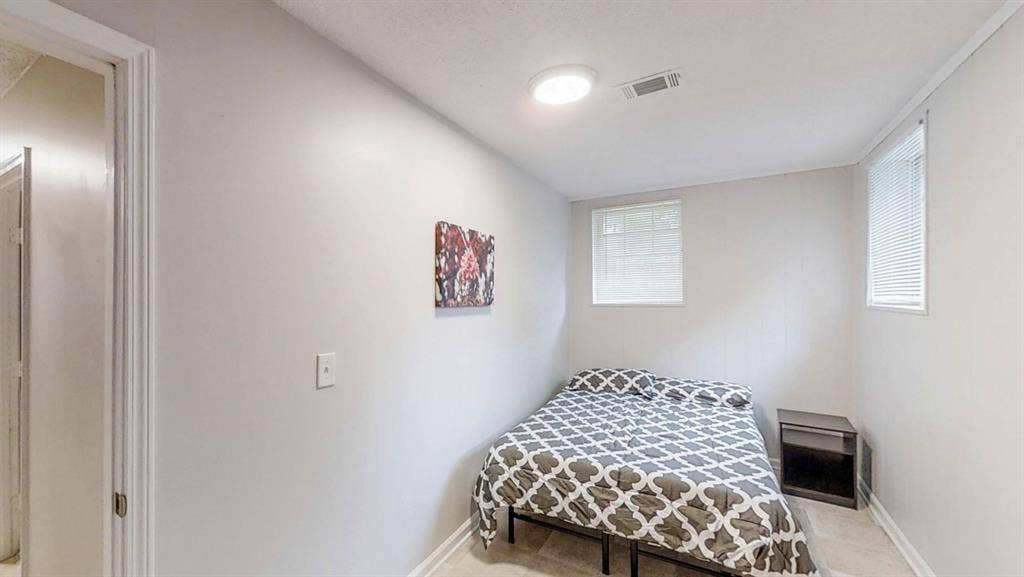 7 BR in Stone Mountain