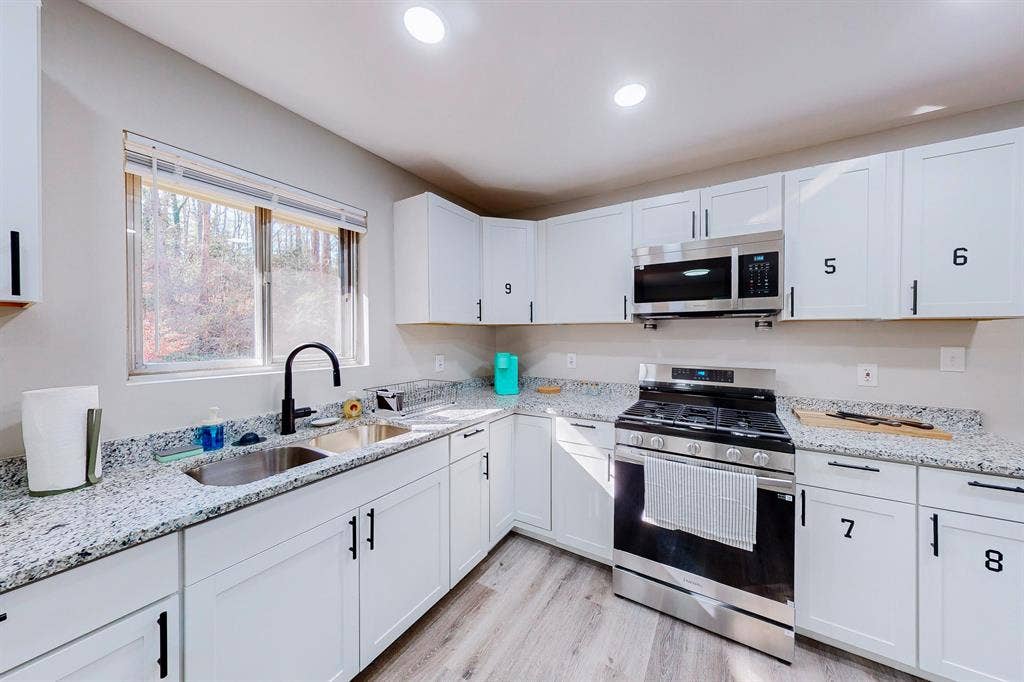 9 BR in College Park