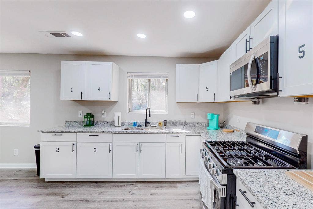 9 BR in College Park